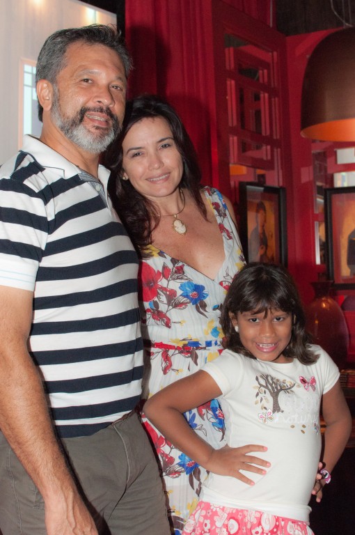 Os empresários Ana Cristina e Antônio Nogueira com a filha Ana Gabriele