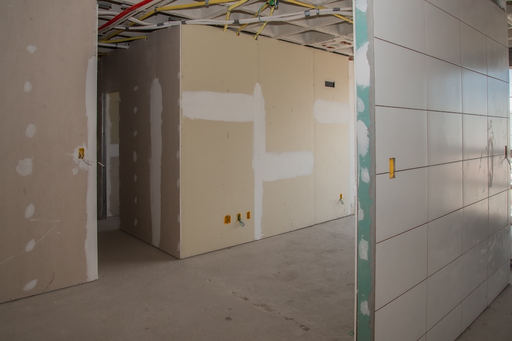 Fechamento interno de drywall nos apartamentos do 10º pavimento tipo