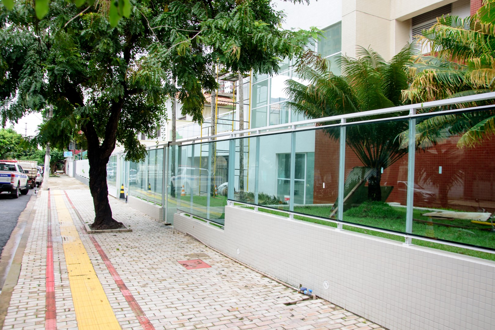03/ Fachada de vidro