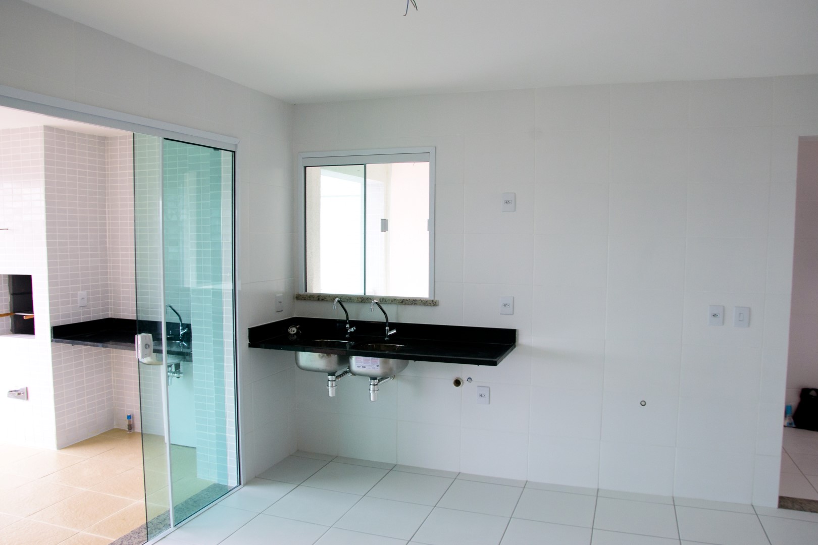 06/ Cozinha (apartamento 10º andar)   