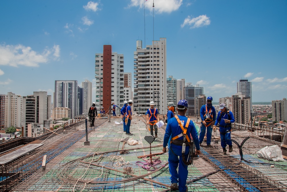 Forma e armação do 8º pavimento tipo