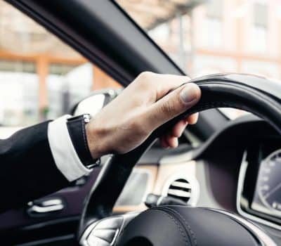 Imagem ilustrativa de vagas rotativas em empreendimento moderno mostrando organização de estacionamento compartilhado com foco nas vagas rotativas.