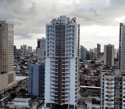 Empreendimentos da Leal Moreira compondo o cenário urbano de Belém durante os preparativos da COP30.